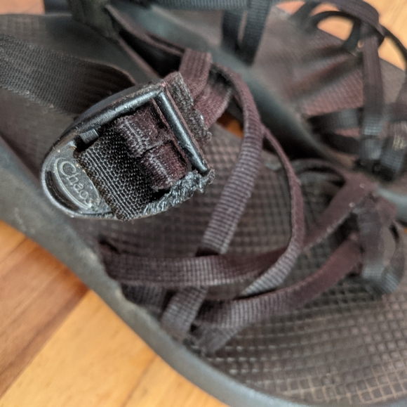 Womens black Chaco strappy sandals size 8 - Picture 4 of 5